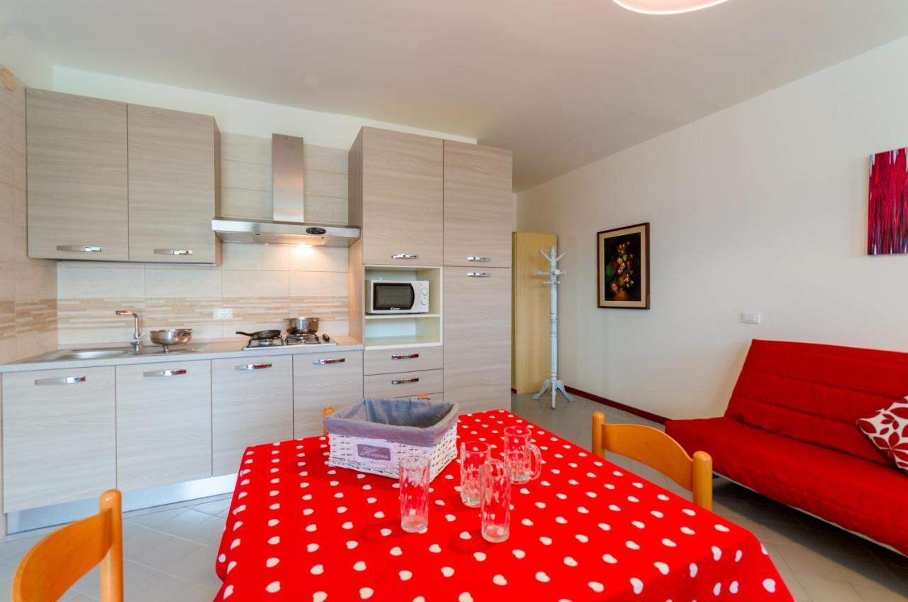 Condominio Clyo Bibione Buitenkant foto