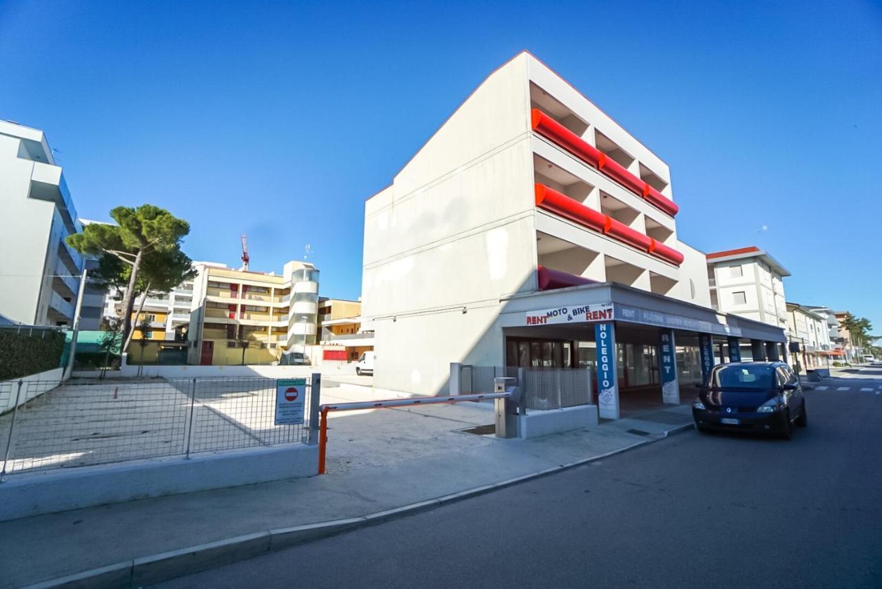Condominio Clyo Bibione Buitenkant foto